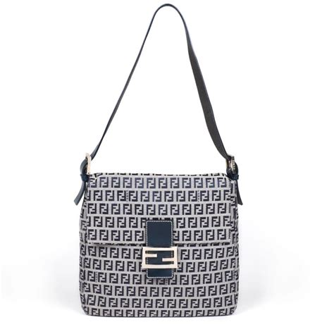 baguette fendi tracolla|fendi baguette silver.